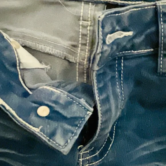 VIP Women’s Jean Shorts Size Small - Picture 3 of 7